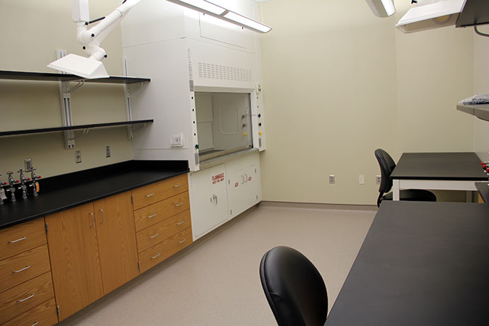 Image of BSL suite in training lab.